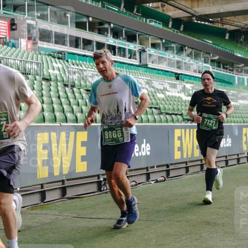 13.09.2026 - 21. swb-Marathon Bremen Michael Burmester http://msf.ph/oto/10451071 13.09.2026 12:49:31 Laufen im Stadion 382, 469, 524, 572, 663, 670, 779, 826, 889, 899, 1349, 1513, 1517, 1605, 1723, 1748, 1872, 1925, 2052, 2287, 2288, 2291, 2347, 2360, 2605, 2750, 2844, 2909, 3043, 3110, 3127, 3197, 3276, 3330, 3625, 3647, 3910, 3973, 4033, 4082, 4247, 4384, 4712, 4732, 4743, 4852, 4898, 4990, 5111, 5377, 5383, 5424, 5517, 5570, 5585, 5594, 5636, 5648, 6058, 6267, 6652, 6692, 6842, 6906, 6951, 7064, 7109, 7115, 7121, 7399, 7636, 7876, 8706, 8877, 8973, 8981, 9035, 9429 meine-sportfotos.de