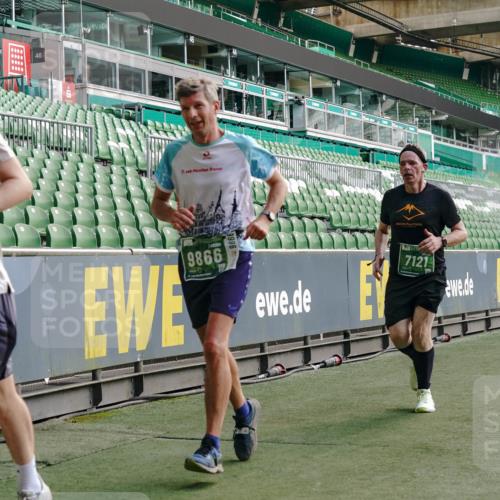 13.09.2026 - 21. swb-Marathon Bremen Michael Burmester http://msf.ph/oto/10451080 13.09.2026 12:49:31 Laufen im Stadion 382, 469, 524, 572, 663, 670, 779, 826, 889, 899, 1349, 1513, 1517, 1605, 1723, 1748, 1872, 1925, 2052, 2287, 2288, 2291, 2347, 2360, 2605, 2750, 2844, 2909, 3043, 3110, 3127, 3197, 3276, 3330, 3625, 3647, 3910, 3973, 4033, 4082, 4247, 4384, 4712, 4732, 4743, 4852, 4898, 4990, 5111, 5377, 5383, 5424, 5517, 5570, 5585, 5594, 5636, 5648, 6058, 6267, 6652, 6692, 6842, 6906, 6951, 7064, 7109, 7115, 7121, 7399, 7636, 7876, 8706, 8877, 8973, 8981, 9035, 9429 meine-sportfotos.de
