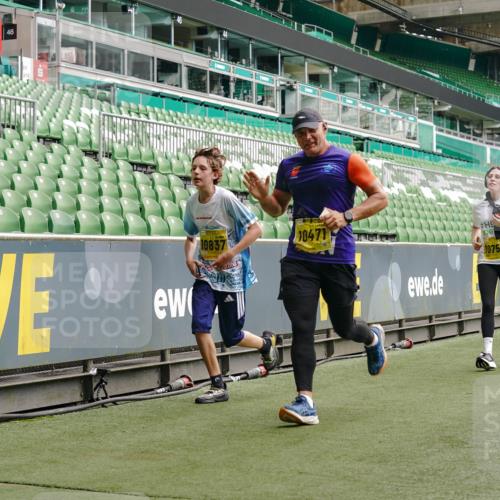 13.09.2026 - 21. swb-Marathon Bremen Michael Burmester http://msf.ph/oto/10451085 13.09.2026 10:31:18 Laufen im Stadion 10141, 10146, 10174, 10193, 10222, 10227, 10233, 10255, 10281, 10284, 10304, 10339, 10359, 10392, 10443, 10448, 10452, 10471, 10478, 10479, 10503, 10515, 10529, 10540, 10543, 10555, 10577, 10579, 10588, 10589, 10608, 10610, 10626, 10631, 10641, 10646, 10652, 10684, 10685, 10703, 10704, 10708, 10714, 10725, 10757, 10764, 10765, 10780, 10808, 10821, 10822, 10837, 10838, 10862, 10863, 10884, 10886, 10887, 10906, 10984, 11002, 11038, 11350, 11379 meine-sportfotos.de