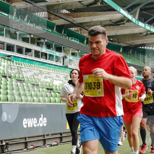 13.09.2026 - 21. swb-Marathon Bremen Michael Burmester http://msf.ph/oto/10451116 13.09.2026 10:31:20 Laufen im Stadion 10141, 10146, 10174, 10193, 10222, 10227, 10233, 10255, 10281, 10284, 10304, 10339, 10359, 10392, 10443, 10448, 10452, 10471, 10478, 10479, 10503, 10515, 10529, 10540, 10543, 10555, 10577, 10579, 10588, 10589, 10608, 10610, 10626, 10631, 10641, 10646, 10652, 10684, 10685, 10703, 10704, 10708, 10714, 10725, 10757, 10765, 10780, 10808, 10821, 10822, 10837, 10838, 10862, 10863, 10884, 10886, 10887, 10906, 10984, 11002, 11038, 11350, 11379 meine-sportfotos.de