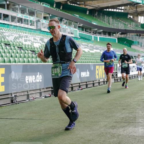 13.09.2026 - 21. swb-Marathon Bremen Michael Burmester http://msf.ph/oto/10451172 13.09.2026 12:49:34 Laufen im Stadion 382, 469, 524, 572, 663, 670, 779, 826, 899, 1349, 1513, 1517, 1605, 1723, 1748, 1872, 1925, 2052, 2287, 2288, 2291, 2347, 2360, 2605, 2750, 2844, 2909, 3043, 3110, 3127, 3197, 3276, 3330, 3625, 3647, 3973, 4033, 4082, 4247, 4384, 4712, 4732, 4743, 4852, 4898, 4990, 5111, 5377, 5383, 5424, 5517, 5570, 5585, 5594, 5636, 5648, 6267, 6652, 6692, 6842, 6906, 6951, 7064, 7109, 7115, 7121, 7399, 7636, 7876, 8706, 8877, 8973, 8981, 9035, 9429 meine-sportfotos.de