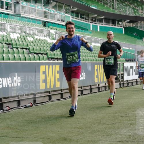 13.09.2026 - 21. swb-Marathon Bremen Michael Burmester http://msf.ph/oto/10451185 13.09.2026 12:49:35 Laufen im Stadion 382, 469, 524, 572, 663, 670, 779, 826, 899, 1349, 1513, 1517, 1605, 1723, 1748, 1872, 1925, 2052, 2287, 2288, 2291, 2347, 2360, 2605, 2750, 2844, 2909, 3043, 3110, 3127, 3197, 3276, 3330, 3625, 3647, 3973, 4033, 4082, 4247, 4384, 4732, 4743, 4852, 4898, 4990, 5111, 5377, 5383, 5424, 5517, 5570, 5585, 5594, 5636, 5648, 6267, 6652, 6692, 6842, 6906, 6951, 7064, 7109, 7115, 7121, 7636, 7876, 8877, 8973, 8981, 9035, 9429 meine-sportfotos.de