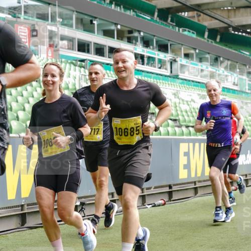 13.09.2026 - 21. swb-Marathon Bremen Michael Burmester http://msf.ph/oto/10451264 13.09.2026 10:31:22 Laufen im Stadion 10141, 10146, 10174, 10193, 10222, 10227, 10233, 10246, 10255, 10281, 10284, 10304, 10339, 10359, 10392, 10443, 10448, 10452, 10471, 10478, 10479, 10503, 10515, 10529, 10540, 10543, 10555, 10577, 10579, 10588, 10589, 10608, 10610, 10626, 10631, 10641, 10646, 10652, 10684, 10685, 10703, 10704, 10708, 10714, 10725, 10757, 10765, 10780, 10808, 10821, 10822, 10837, 10838, 10862, 10863, 10884, 10886, 10887, 10906, 10984, 11002, 11038, 11350, 11379 meine-sportfotos.de