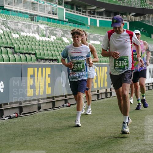 13.09.2026 - 21. swb-Marathon Bremen Michael Burmester http://msf.ph/oto/10451266 13.09.2026 12:49:39 Laufen im Stadion 382, 469, 524, 572, 663, 670, 779, 826, 899, 1349, 1513, 1517, 1605, 1723, 1748, 1925, 2052, 2130, 2287, 2288, 2291, 2347, 2360, 2605, 2750, 2844, 2909, 3043, 3110, 3127, 3197, 3276, 3330, 3625, 3647, 3973, 4033, 4082, 4247, 4384, 4732, 4743, 4852, 4898, 4990, 5111, 5314, 5377, 5383, 5424, 5517, 5570, 5585, 5594, 5620, 5636, 5648, 6267, 6652, 6668, 6692, 6842, 6906, 6951, 7064, 7109, 7115, 7121, 7636, 7876, 8877, 8973, 9035, 9429 meine-sportfotos.de