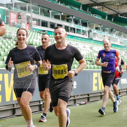13.09.2026 - 21. swb-Marathon Bremen Michael Burmester http://msf.ph/oto/10451276 13.09.2026 10:31:22 Laufen im Stadion 10141, 10146, 10174, 10193, 10222, 10227, 10233, 10246, 10255, 10281, 10284, 10304, 10339, 10359, 10392, 10443, 10448, 10452, 10471, 10478, 10479, 10503, 10515, 10529, 10540, 10543, 10555, 10577, 10579, 10588, 10589, 10608, 10610, 10626, 10631, 10641, 10646, 10652, 10684, 10685, 10703, 10704, 10708, 10714, 10725, 10757, 10765, 10780, 10808, 10821, 10822, 10837, 10838, 10862, 10863, 10884, 10886, 10887, 10906, 10984, 11002, 11038, 11350, 11379 meine-sportfotos.de