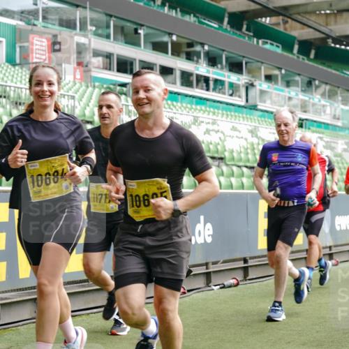 13.09.2026 - 21. swb-Marathon Bremen Michael Burmester http://msf.ph/oto/10451293 13.09.2026 10:31:23 Laufen im Stadion 10141, 10146, 10174, 10193, 10222, 10227, 10233, 10246, 10255, 10281, 10284, 10304, 10339, 10359, 10392, 10443, 10448, 10452, 10471, 10478, 10479, 10503, 10515, 10529, 10540, 10543, 10555, 10577, 10579, 10588, 10589, 10608, 10610, 10626, 10631, 10641, 10646, 10652, 10684, 10685, 10703, 10704, 10708, 10714, 10725, 10757, 10765, 10780, 10808, 10821, 10822, 10837, 10838, 10862, 10863, 10884, 10886, 10887, 10906, 10984, 11002, 11038, 11350, 11379 meine-sportfotos.de