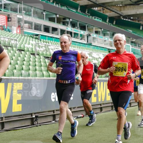 13.09.2026 - 21. swb-Marathon Bremen Michael Burmester http://msf.ph/oto/10451318 13.09.2026 10:31:23 Laufen im Stadion 10141, 10146, 10174, 10193, 10222, 10227, 10233, 10246, 10255, 10281, 10284, 10304, 10339, 10359, 10392, 10443, 10448, 10452, 10471, 10478, 10479, 10503, 10515, 10529, 10540, 10543, 10555, 10577, 10579, 10588, 10589, 10608, 10610, 10626, 10631, 10641, 10646, 10652, 10684, 10685, 10703, 10704, 10708, 10714, 10725, 10757, 10765, 10780, 10808, 10821, 10822, 10837, 10838, 10862, 10863, 10884, 10886, 10887, 10906, 10984, 11002, 11038, 11350, 11379 meine-sportfotos.de