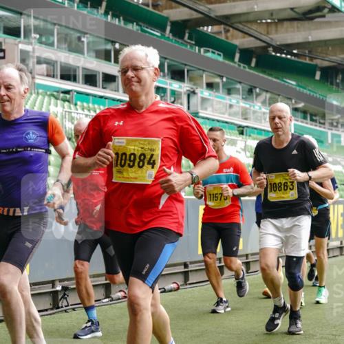 13.09.2026 - 21. swb-Marathon Bremen Michael Burmester http://msf.ph/oto/10451330 13.09.2026 10:31:24 Laufen im Stadion 10141, 10146, 10174, 10193, 10222, 10227, 10233, 10246, 10255, 10281, 10284, 10304, 10339, 10359, 10392, 10443, 10448, 10452, 10471, 10478, 10479, 10503, 10515, 10529, 10540, 10543, 10555, 10577, 10579, 10588, 10589, 10608, 10610, 10626, 10631, 10641, 10646, 10652, 10684, 10685, 10703, 10704, 10708, 10714, 10725, 10757, 10765, 10780, 10808, 10821, 10822, 10837, 10838, 10862, 10863, 10884, 10886, 10887, 10906, 10984, 11002, 11038, 11350, 11379 meine-sportfotos.de