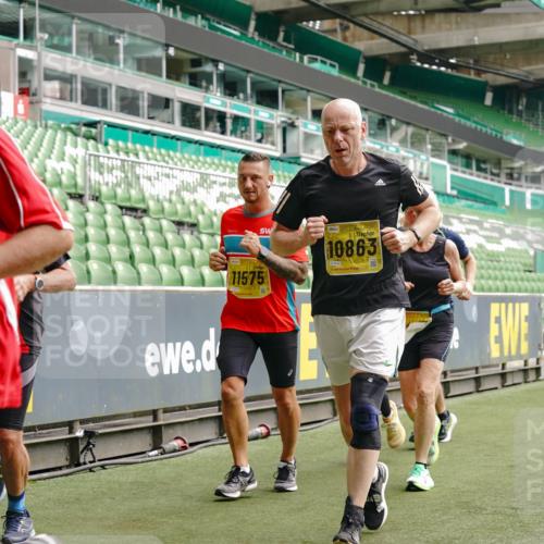 13.09.2026 - 21. swb-Marathon Bremen Michael Burmester http://msf.ph/oto/10451342 13.09.2026 10:31:24 Laufen im Stadion 10141, 10146, 10174, 10193, 10222, 10227, 10233, 10246, 10255, 10281, 10284, 10304, 10339, 10359, 10392, 10443, 10448, 10452, 10471, 10478, 10479, 10503, 10515, 10529, 10540, 10543, 10555, 10577, 10579, 10588, 10589, 10608, 10610, 10626, 10631, 10641, 10646, 10652, 10684, 10685, 10703, 10704, 10708, 10714, 10725, 10757, 10765, 10780, 10808, 10821, 10822, 10837, 10838, 10862, 10863, 10884, 10886, 10887, 10906, 10984, 11002, 11038, 11350, 11379 meine-sportfotos.de