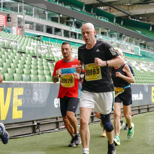 13.09.2026 - 21. swb-Marathon Bremen Michael Burmester http://msf.ph/oto/10451387 13.09.2026 10:31:25 Laufen im Stadion 10141, 10146, 10174, 10193, 10222, 10227, 10233, 10246, 10255, 10281, 10284, 10304, 10339, 10359, 10392, 10443, 10448, 10452, 10471, 10478, 10479, 10503, 10515, 10529, 10540, 10543, 10555, 10577, 10579, 10588, 10589, 10608, 10610, 10626, 10631, 10641, 10646, 10652, 10684, 10685, 10703, 10704, 10708, 10714, 10725, 10757, 10765, 10780, 10808, 10821, 10822, 10837, 10838, 10862, 10863, 10884, 10886, 10887, 10906, 10984, 11002, 11038, 11350, 11379 meine-sportfotos.de