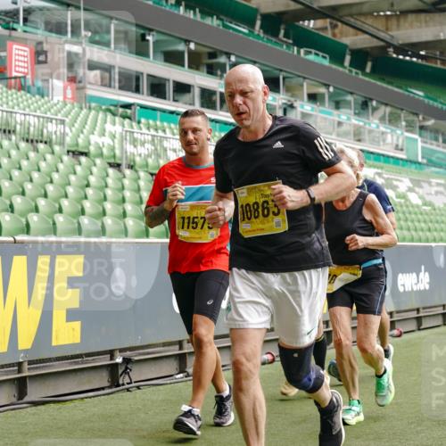 13.09.2026 - 21. swb-Marathon Bremen Michael Burmester http://msf.ph/oto/10451398 13.09.2026 10:31:25 Laufen im Stadion 10141, 10146, 10174, 10193, 10222, 10227, 10233, 10246, 10255, 10281, 10284, 10304, 10339, 10359, 10392, 10443, 10448, 10452, 10471, 10478, 10479, 10503, 10515, 10529, 10540, 10543, 10555, 10577, 10579, 10588, 10589, 10608, 10610, 10626, 10631, 10641, 10646, 10652, 10684, 10685, 10703, 10704, 10708, 10714, 10725, 10757, 10765, 10780, 10808, 10821, 10822, 10837, 10838, 10862, 10863, 10884, 10886, 10887, 10906, 10984, 11002, 11038, 11350, 11379 meine-sportfotos.de