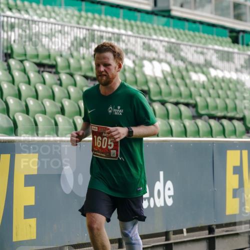 13.09.2026 - 21. swb-Marathon Bremen Michael Burmester http://msf.ph/oto/10451431 13.09.2026 12:49:47 Laufen im Stadion 469, 524, 572, 663, 670, 779, 826, 899, 1349, 1513, 1517, 1605, 1723, 1748, 1998, 2052, 2130, 2287, 2288, 2291, 2347, 2360, 2605, 2750, 2909, 3043, 3110, 3197, 3276, 3330, 3625, 3647, 3973, 4033, 4082, 4247, 4384, 4732, 4743, 4852, 4898, 4990, 5111, 5314, 5377, 5383, 5424, 5517, 5570, 5585, 5594, 5620, 5636, 5648, 6267, 6652, 6668, 6692, 6842, 6901, 6906, 6951, 7064, 7109, 7115, 7121, 7636, 7876, 8877, 9035, 9429 meine-sportfotos.de