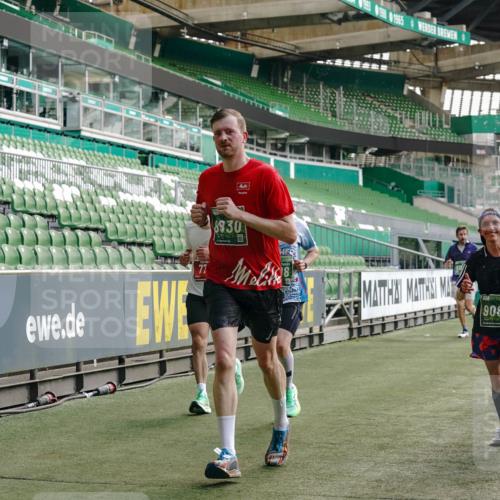 13.09.2026 - 21. swb-Marathon Bremen Michael Burmester http://msf.ph/oto/10451485 13.09.2026 12:50:04 Laufen im Stadion 469, 524, 572, 663, 670, 779, 899, 1513, 1517, 1605, 1723, 1748, 1998, 2052, 2130, 2287, 2288, 2291, 2295, 2347, 2360, 2442, 2444, 2750, 2909, 3043, 3197, 3276, 3330, 3625, 3647, 3808, 3973, 4023, 4033, 4082, 4247, 4368, 4384, 4559, 4732, 4743, 4852, 4888, 4898, 4990, 5066, 5111, 5155, 5314, 5377, 5383, 5424, 5517, 5532, 5570, 5585, 5594, 5620, 5627, 5636, 5648, 6267, 6471, 6652, 6668, 6692, 6842, 6901, 6906, 7109, 7115, 7121, 7876, 9035 meine-sportfotos.de