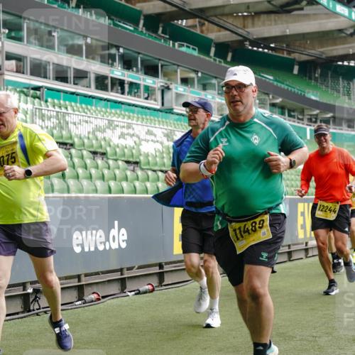 13.09.2026 - 21. swb-Marathon Bremen Michael Burmester http://msf.ph/oto/10451605 13.09.2026 10:31:29 Laufen im Stadion 10141, 10146, 10174, 10193, 10222, 10227, 10246, 10255, 10281, 10284, 10304, 10339, 10359, 10392, 10443, 10448, 10471, 10478, 10479, 10503, 10515, 10517, 10518, 10529, 10540, 10543, 10555, 10577, 10579, 10588, 10589, 10608, 10610, 10626, 10631, 10641, 10646, 10652, 10684, 10685, 10703, 10704, 10708, 10714, 10725, 10757, 10765, 10780, 10808, 10821, 10822, 10837, 10838, 10862, 10863, 10884, 10886, 10906, 10984, 11002, 11038, 11350, 11379 meine-sportfotos.de