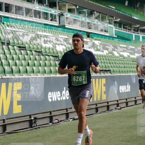 13.09.2026 - 21. swb-Marathon Bremen Michael Burmester http://msf.ph/oto/10451702 13.09.2026 12:50:13 Laufen im Stadion 335, 469, 524, 572, 663, 670, 771, 779, 899, 1510, 1513, 1517, 1605, 1613, 1723, 1748, 1970, 1998, 2052, 2130, 2287, 2288, 2291, 2295, 2347, 2360, 2442, 2444, 2750, 2909, 3043, 3197, 3276, 3330, 3484, 3625, 3647, 3808, 3973, 4023, 4033, 4082, 4247, 4368, 4384, 4473, 4559, 4743, 4852, 4888, 4898, 4990, 5066, 5111, 5155, 5314, 5377, 5383, 5424, 5517, 5532, 5570, 5585, 5594, 5620, 5627, 5636, 5648, 6267, 6471, 6652, 6668, 6692, 6842, 6901, 6906, 7109, 7115, 7121, 7876 meine-sportfotos.de