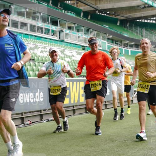 13.09.2026 - 21. swb-Marathon Bremen Michael Burmester http://msf.ph/oto/10451704 13.09.2026 10:31:30 Laufen im Stadion 10141, 10146, 10174, 10193, 10222, 10227, 10246, 10255, 10281, 10284, 10304, 10339, 10359, 10392, 10443, 10448, 10471, 10478, 10479, 10503, 10515, 10517, 10518, 10529, 10540, 10543, 10555, 10577, 10579, 10588, 10589, 10608, 10610, 10626, 10631, 10641, 10646, 10652, 10684, 10685, 10690, 10703, 10704, 10708, 10714, 10725, 10757, 10765, 10780, 10808, 10821, 10822, 10837, 10838, 10862, 10863, 10884, 10886, 10984, 11002, 11038, 11350, 11379 meine-sportfotos.de