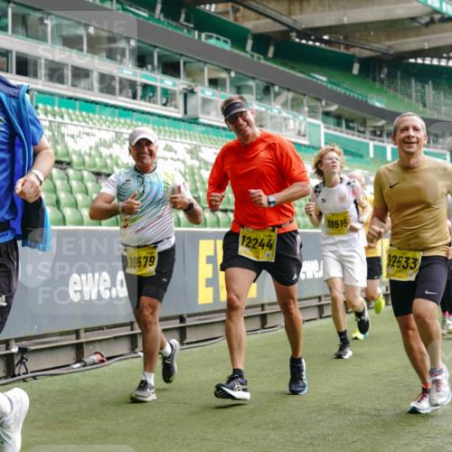 13.09.2026 - 21. swb-Marathon Bremen Michael Burmester http://msf.ph/oto/10451736 13.09.2026 10:31:30 Laufen im Stadion 10141, 10146, 10174, 10193, 10222, 10227, 10246, 10255, 10281, 10284, 10304, 10339, 10359, 10392, 10443, 10448, 10471, 10478, 10479, 10503, 10515, 10517, 10518, 10529, 10540, 10543, 10555, 10577, 10579, 10588, 10589, 10608, 10610, 10626, 10631, 10641, 10646, 10652, 10684, 10685, 10690, 10703, 10704, 10708, 10714, 10725, 10757, 10765, 10780, 10808, 10821, 10822, 10837, 10838, 10862, 10863, 10884, 10886, 10984, 11002, 11038, 11350, 11379 meine-sportfotos.de