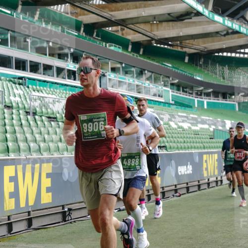 13.09.2026 - 21. swb-Marathon Bremen Michael Burmester http://msf.ph/oto/10451748 13.09.2026 12:50:15 Laufen im Stadion 335, 469, 524, 572, 663, 670, 771, 779, 899, 1510, 1513, 1517, 1605, 1613, 1723, 1748, 1970, 1998, 2052, 2130, 2287, 2288, 2291, 2295, 2347, 2360, 2442, 2444, 2750, 2909, 3043, 3197, 3276, 3330, 3484, 3625, 3647, 3808, 3973, 4023, 4033, 4082, 4247, 4368, 4384, 4473, 4559, 4743, 4852, 4888, 4898, 4990, 5066, 5111, 5155, 5314, 5377, 5383, 5424, 5517, 5532, 5570, 5585, 5594, 5620, 5627, 5636, 5648, 6267, 6471, 6652, 6668, 6692, 6842, 6901, 6906, 7109, 7115, 7121, 7876 meine-sportfotos.de