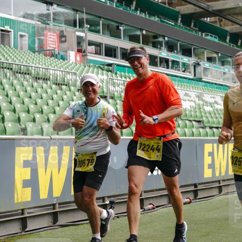 13.09.2026 - 21. swb-Marathon Bremen Michael Burmester http://msf.ph/oto/10451783 13.09.2026 10:31:31 Laufen im Stadion 10141, 10146, 10174, 10193, 10222, 10227, 10246, 10255, 10281, 10284, 10304, 10339, 10359, 10443, 10448, 10471, 10478, 10479, 10503, 10515, 10517, 10518, 10529, 10540, 10543, 10555, 10577, 10579, 10588, 10589, 10608, 10610, 10626, 10631, 10641, 10646, 10652, 10684, 10685, 10690, 10703, 10704, 10708, 10714, 10725, 10757, 10765, 10780, 10808, 10821, 10822, 10837, 10838, 10862, 10863, 10884, 10886, 10984, 11002, 11038, 11350, 11379 meine-sportfotos.de
