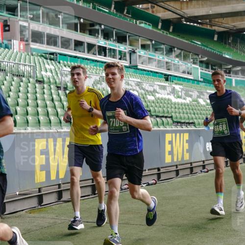 13.09.2026 - 21. swb-Marathon Bremen Michael Burmester http://msf.ph/oto/10451848 13.09.2026 12:50:19 Laufen im Stadion 335, 469, 524, 572, 663, 670, 771, 779, 899, 1510, 1513, 1517, 1605, 1613, 1723, 1748, 1970, 1998, 2052, 2130, 2287, 2288, 2291, 2295, 2347, 2360, 2442, 2444, 2750, 2909, 3043, 3197, 3330, 3484, 3625, 3647, 3808, 3959, 3973, 4023, 4033, 4247, 4368, 4384, 4473, 4559, 4743, 4852, 4888, 4898, 4990, 5066, 5111, 5155, 5314, 5377, 5383, 5517, 5532, 5570, 5585, 5594, 5620, 5627, 5636, 5648, 5696, 6267, 6471, 6652, 6668, 6692, 6842, 6901, 6906, 7109, 7115, 7121, 8033 meine-sportfotos.de