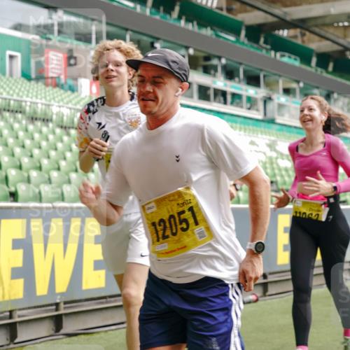 13.09.2026 - 21. swb-Marathon Bremen Michael Burmester http://msf.ph/oto/10451877 13.09.2026 10:31:32 Laufen im Stadion 10141, 10146, 10174, 10222, 10227, 10246, 10255, 10281, 10284, 10304, 10339, 10359, 10410, 10443, 10448, 10471, 10478, 10479, 10503, 10515, 10517, 10518, 10529, 10540, 10543, 10555, 10577, 10579, 10588, 10589, 10608, 10610, 10626, 10631, 10641, 10646, 10652, 10684, 10685, 10690, 10703, 10704, 10708, 10714, 10725, 10757, 10765, 10780, 10808, 10821, 10822, 10837, 10838, 10862, 10863, 10884, 10886, 10984, 11002, 11038, 11350, 11379 meine-sportfotos.de