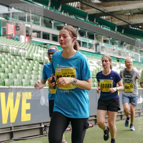 13.09.2026 - 21. swb-Marathon Bremen Michael Burmester http://msf.ph/oto/10452008 13.09.2026 10:31:35 Laufen im Stadion 10141, 10146, 10174, 10222, 10227, 10246, 10255, 10256, 10281, 10284, 10304, 10339, 10359, 10410, 10443, 10448, 10471, 10478, 10479, 10503, 10515, 10517, 10518, 10529, 10540, 10543, 10555, 10577, 10579, 10588, 10589, 10608, 10610, 10626, 10631, 10641, 10646, 10684, 10685, 10690, 10703, 10704, 10707, 10708, 10714, 10725, 10757, 10765, 10780, 10821, 10822, 10837, 10838, 10862, 10863, 10884, 10886, 10984, 11038, 11350, 11379 meine-sportfotos.de