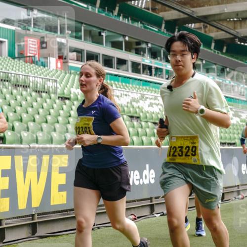 13.09.2026 - 21. swb-Marathon Bremen Michael Burmester http://msf.ph/oto/10452077 13.09.2026 10:31:35 Laufen im Stadion 10141, 10146, 10174, 10222, 10227, 10246, 10255, 10256, 10281, 10284, 10304, 10339, 10359, 10410, 10443, 10448, 10471, 10478, 10479, 10503, 10515, 10517, 10518, 10529, 10540, 10543, 10555, 10577, 10579, 10588, 10589, 10608, 10610, 10626, 10631, 10641, 10646, 10684, 10685, 10690, 10703, 10704, 10707, 10708, 10714, 10725, 10757, 10765, 10780, 10821, 10822, 10837, 10838, 10862, 10863, 10884, 10886, 10984, 11038, 11350, 11379 meine-sportfotos.de