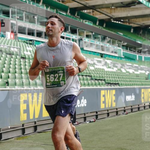 13.09.2026 - 21. swb-Marathon Bremen Michael Burmester http://msf.ph/oto/10452088 13.09.2026 12:50:27 Laufen im Stadion 335, 469, 524, 663, 670, 771, 779, 899, 1510, 1513, 1517, 1605, 1613, 1723, 1748, 1970, 1998, 2052, 2130, 2288, 2291, 2295, 2347, 2360, 2442, 2444, 2750, 2909, 3043, 3197, 3330, 3484, 3625, 3647, 3808, 3959, 3973, 4023, 4033, 4247, 4368, 4384, 4473, 4559, 4743, 4852, 4888, 4990, 5066, 5111, 5155, 5314, 5377, 5383, 5521, 5532, 5570, 5585, 5594, 5620, 5627, 5636, 5648, 5696, 6267, 6274, 6471, 6652, 6668, 6692, 6842, 6901, 6906, 7109, 7115, 7121, 8033, 8798 meine-sportfotos.de