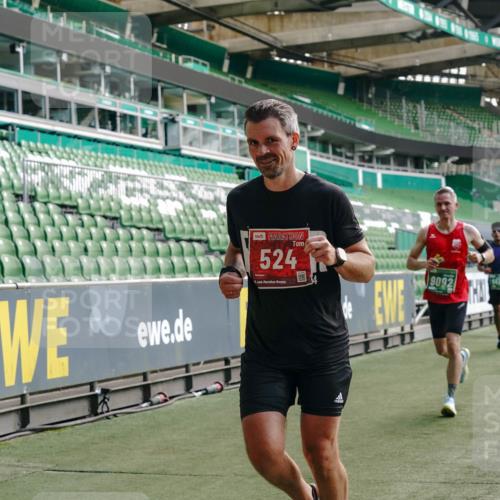 13.09.2026 - 21. swb-Marathon Bremen Michael Burmester http://msf.ph/oto/10452173 13.09.2026 12:50:35 Laufen im Stadion 335, 469, 663, 670, 771, 779, 899, 1455, 1510, 1513, 1517, 1605, 1613, 1748, 1970, 1998, 2052, 2130, 2288, 2291, 2295, 2347, 2360, 2442, 2444, 2750, 2909, 3043, 3330, 3440, 3484, 3625, 3647, 3808, 3959, 3973, 4023, 4033, 4247, 4368, 4384, 4473, 4559, 4727, 4743, 4781, 4782, 4852, 4888, 4990, 5066, 5111, 5155, 5314, 5377, 5383, 5521, 5532, 5570, 5585, 5594, 5620, 5627, 5636, 5696, 6267, 6274, 6471, 6652, 6668, 6842, 6901, 6906, 7109, 7115, 7121, 8033, 8798 meine-sportfotos.de