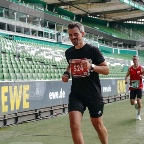 13.09.2026 - 21. swb-Marathon Bremen Michael Burmester http://msf.ph/oto/10452183 13.09.2026 12:50:35 Laufen im Stadion 335, 469, 663, 670, 771, 779, 899, 1455, 1510, 1513, 1517, 1605, 1613, 1748, 1970, 1998, 2052, 2130, 2288, 2291, 2295, 2347, 2360, 2442, 2444, 2750, 2909, 3043, 3330, 3440, 3484, 3625, 3647, 3808, 3959, 3973, 4023, 4033, 4247, 4368, 4384, 4473, 4559, 4727, 4743, 4781, 4782, 4852, 4888, 4990, 5066, 5111, 5155, 5314, 5377, 5383, 5521, 5532, 5570, 5585, 5594, 5620, 5627, 5636, 5696, 6267, 6274, 6471, 6652, 6668, 6842, 6901, 6906, 7109, 7115, 7121, 8033, 8798 meine-sportfotos.de