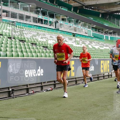 13.09.2026 - 21. swb-Marathon Bremen Michael Burmester http://msf.ph/oto/10452232 13.09.2026 10:31:39 Laufen im Stadion 10141, 10146, 10174, 10222, 10227, 10246, 10255, 10256, 10281, 10284, 10304, 10339, 10359, 10365, 10410, 10443, 10448, 10471, 10478, 10479, 10503, 10515, 10517, 10518, 10529, 10540, 10543, 10555, 10565, 10577, 10579, 10588, 10589, 10608, 10610, 10626, 10631, 10641, 10646, 10684, 10685, 10690, 10703, 10704, 10707, 10708, 10714, 10721, 10725, 10757, 10765, 10780, 10821, 10822, 10837, 10838, 10862, 10863, 10884, 10886, 10984, 11038, 11350, 11379 meine-sportfotos.de