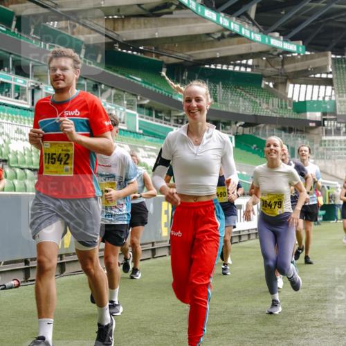 13.09.2026 - 21. swb-Marathon Bremen Michael Burmester http://msf.ph/oto/10452305 13.09.2026 10:31:40 Laufen im Stadion 10141, 10146, 10174, 10222, 10227, 10246, 10255, 10256, 10281, 10284, 10304, 10339, 10359, 10365, 10410, 10443, 10448, 10471, 10478, 10479, 10503, 10515, 10517, 10518, 10529, 10540, 10543, 10555, 10565, 10577, 10579, 10588, 10589, 10608, 10610, 10626, 10631, 10641, 10646, 10684, 10685, 10690, 10703, 10704, 10707, 10708, 10714, 10721, 10725, 10757, 10765, 10780, 10821, 10822, 10837, 10838, 10862, 10863, 10884, 10886, 10984, 11038, 11350, 11379 meine-sportfotos.de