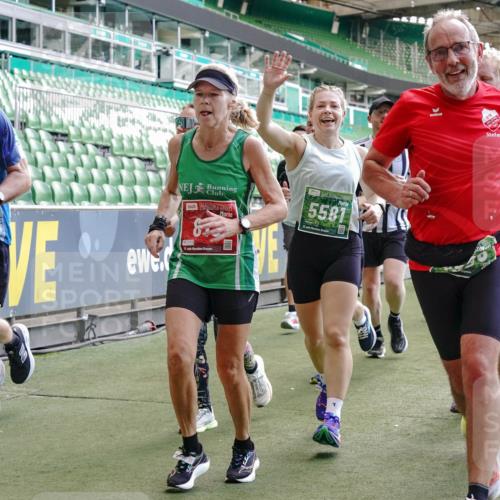 13.09.2026 - 21. swb-Marathon Bremen Michael Burmester http://msf.ph/oto/10452330 13.09.2026 13:09:59 Laufen im Stadion 164, 383, 391, 448, 532, 549, 563, 581, 625, 813, 869, 898, 1025, 1072, 1150, 1180, 1398, 1738, 1855, 1867, 1880, 1894, 1967, 2202, 2208, 2232, 2243, 2268, 2284, 2333, 2339, 2342, 2380, 2413, 2429, 2432, 2441, 2467, 2471, 2525, 2530, 2553, 2573, 2594, 2654, 2682, 2692, 2714, 2717, 2785, 2819, 2823, 2841, 2897, 2920, 2931, 2932, 2941, 3032, 3063, 3086, 3089, 3122, 3208, 3291, 3316, 3327, 3333, 3370, 3398, 3410, 3437, 3470, 3707, 3769, 109 meine-sportfotos.de
