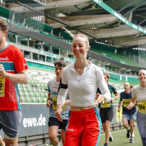 13.09.2026 - 21. swb-Marathon Bremen Michael Burmester http://msf.ph/oto/10452358 13.09.2026 10:31:41 Laufen im Stadion 10141, 10146, 10174, 10222, 10227, 10243, 10246, 10255, 10256, 10281, 10284, 10304, 10322, 10339, 10359, 10365, 10410, 10443, 10448, 10471, 10478, 10479, 10503, 10515, 10517, 10518, 10529, 10540, 10543, 10555, 10565, 10577, 10579, 10588, 10589, 10608, 10610, 10626, 10631, 10641, 10646, 10684, 10685, 10690, 10703, 10704, 10707, 10708, 10714, 10721, 10725, 10757, 10765, 10780, 10821, 10822, 10837, 10838, 10862, 10863, 10884, 10886, 10984, 11038, 11350, 11379 meine-sportfotos.de