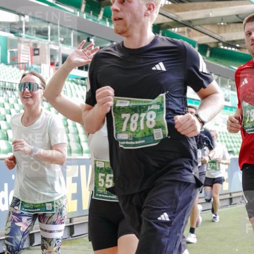 13.09.2026 - 21. swb-Marathon Bremen Michael Burmester http://msf.ph/oto/10452377 13.09.2026 13:10:01 Laufen im Stadion 164, 373, 383, 391, 448, 532, 549, 563, 581, 625, 813, 869, 898, 1025, 1072, 1150, 1180, 1398, 1738, 1855, 1867, 1880, 1894, 1967, 2202, 2208, 2232, 2243, 2268, 2284, 2333, 2339, 2342, 2380, 2413, 2429, 2432, 2441, 2467, 2471, 2525, 2530, 2553, 2573, 2594, 2654, 2682, 2692, 2714, 2717, 2785, 2819, 2823, 2841, 2920, 2931, 2932, 2941, 3032, 3063, 3086, 3089, 3122, 3174, 3208, 3291, 3316, 3327, 3333, 3370, 3398, 3410, 3437, 3470, 3707, 3769, 109 meine-sportfotos.de