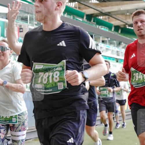 13.09.2026 - 21. swb-Marathon Bremen Michael Burmester http://msf.ph/oto/10452396 13.09.2026 13:10:01 Laufen im Stadion 164, 373, 383, 391, 448, 532, 549, 563, 581, 625, 813, 869, 898, 1025, 1072, 1150, 1180, 1398, 1738, 1855, 1867, 1880, 1894, 1967, 2202, 2208, 2232, 2243, 2268, 2284, 2333, 2339, 2342, 2380, 2413, 2429, 2432, 2441, 2467, 2471, 2525, 2530, 2553, 2573, 2594, 2654, 2682, 2692, 2714, 2717, 2785, 2819, 2823, 2841, 2920, 2931, 2932, 2941, 3032, 3063, 3086, 3089, 3122, 3174, 3208, 3291, 3316, 3327, 3333, 3370, 3398, 3410, 3437, 3470, 3707, 3769, 109 meine-sportfotos.de