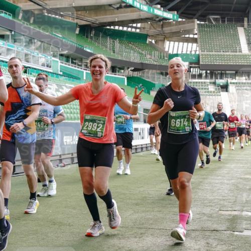 13.09.2026 - 21. swb-Marathon Bremen Michael Burmester http://msf.ph/oto/10452507 13.09.2026 13:10:04 Laufen im Stadion 164, 373, 383, 391, 448, 532, 549, 563, 581, 625, 813, 869, 898, 1025, 1072, 1150, 1180, 1398, 1738, 1855, 1867, 1880, 1894, 1967, 2202, 2208, 2232, 2243, 2268, 2284, 2333, 2339, 2342, 2380, 2413, 2429, 2432, 2441, 2471, 2525, 2530, 2553, 2573, 2594, 2654, 2682, 2692, 2714, 2717, 2784, 2785, 2819, 2823, 2841, 2920, 2931, 2932, 2941, 3026, 3032, 3063, 3086, 3089, 3122, 3174, 3207, 3208, 3291, 3316, 3327, 3333, 3370, 3398, 3410, 3437, 3470, 3707, 3769, 109 meine-sportfotos.de