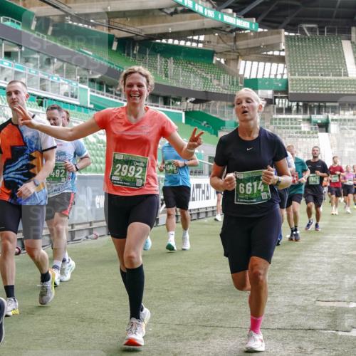 13.09.2026 - 21. swb-Marathon Bremen Michael Burmester http://msf.ph/oto/10452515 13.09.2026 13:10:04 Laufen im Stadion 164, 373, 383, 391, 448, 532, 549, 563, 581, 625, 813, 869, 898, 1025, 1072, 1150, 1180, 1398, 1738, 1855, 1867, 1880, 1894, 1967, 2202, 2208, 2232, 2243, 2268, 2284, 2333, 2339, 2342, 2380, 2413, 2429, 2432, 2441, 2471, 2525, 2530, 2553, 2573, 2594, 2654, 2682, 2692, 2714, 2717, 2784, 2785, 2819, 2823, 2841, 2920, 2931, 2932, 2941, 3026, 3032, 3063, 3086, 3089, 3122, 3174, 3207, 3208, 3291, 3316, 3327, 3333, 3370, 3398, 3410, 3437, 3470, 3707, 3769, 109 meine-sportfotos.de