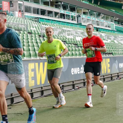 13.09.2026 - 21. swb-Marathon Bremen Michael Burmester http://msf.ph/oto/10452570 13.09.2026 12:50:52 Laufen im Stadion 335, 469, 663, 670, 771, 779, 1125, 1146, 1162, 1455, 1510, 1513, 1517, 1605, 1613, 1970, 1998, 2052, 2130, 2288, 2291, 2295, 2347, 2360, 2442, 2444, 2447, 2750, 2759, 2909, 3440, 3484, 3625, 3647, 3703, 3808, 3959, 4023, 4033, 4165, 4368, 4384, 4473, 4559, 4571, 4582, 4727, 4743, 4781, 4782, 4888, 4895, 5066, 5079, 5111, 5155, 5168, 5314, 5377, 5383, 5521, 5532, 5585, 5620, 5627, 5636, 5696, 6267, 6274, 6471, 6652, 6668, 6901, 6906, 7109, 7115, 7121, 8033, 8798 meine-sportfotos.de