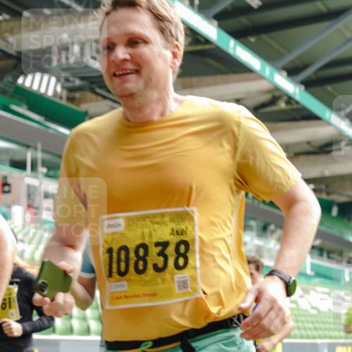 13.09.2026 - 21. swb-Marathon Bremen Michael Burmester http://msf.ph/oto/10452575 13.09.2026 10:31:44 Laufen im Stadion 10141, 10146, 10174, 10222, 10226, 10227, 10243, 10246, 10255, 10256, 10281, 10284, 10304, 10322, 10339, 10359, 10365, 10410, 10443, 10448, 10471, 10478, 10479, 10503, 10515, 10517, 10518, 10529, 10540, 10543, 10555, 10565, 10577, 10579, 10588, 10589, 10608, 10610, 10626, 10631, 10646, 10670, 10684, 10685, 10690, 10703, 10704, 10707, 10708, 10714, 10721, 10725, 10757, 10765, 10821, 10822, 10838, 10862, 10863, 10884, 10886, 10984, 11038, 11350, 11379 meine-sportfotos.de
