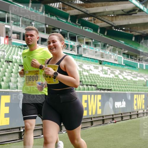 13.09.2026 - 21. swb-Marathon Bremen Michael Burmester http://msf.ph/oto/10452651 13.09.2026 10:31:47 Laufen im Stadion 10141, 10146, 10174, 10222, 10226, 10227, 10243, 10246, 10249, 10255, 10256, 10281, 10284, 10304, 10322, 10339, 10359, 10365, 10410, 10443, 10448, 10471, 10478, 10479, 10503, 10517, 10518, 10529, 10540, 10543, 10555, 10565, 10577, 10579, 10588, 10589, 10608, 10610, 10626, 10631, 10646, 10670, 10684, 10685, 10690, 10703, 10704, 10707, 10708, 10714, 10721, 10725, 10757, 10765, 10821, 10822, 10838, 10862, 10863, 10884, 10886, 11038, 11350, 11379 meine-sportfotos.de