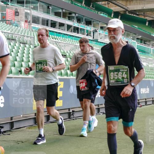 13.09.2026 - 21. swb-Marathon Bremen Michael Burmester http://msf.ph/oto/10452687 13.09.2026 13:10:06 Laufen im Stadion 164, 373, 383, 391, 448, 532, 549, 563, 581, 625, 813, 869, 898, 1025, 1072, 1150, 1180, 1398, 1738, 1855, 1867, 1880, 1894, 1967, 2202, 2208, 2232, 2243, 2268, 2284, 2333, 2339, 2342, 2413, 2429, 2432, 2441, 2471, 2525, 2530, 2553, 2573, 2594, 2654, 2682, 2692, 2714, 2717, 2784, 2785, 2819, 2823, 2920, 2931, 2932, 2941, 3026, 3032, 3063, 3086, 3089, 3122, 3174, 3207, 3208, 3291, 3316, 3327, 3333, 3370, 3398, 3410, 3437, 3470, 3707, 3769, 109 meine-sportfotos.de
