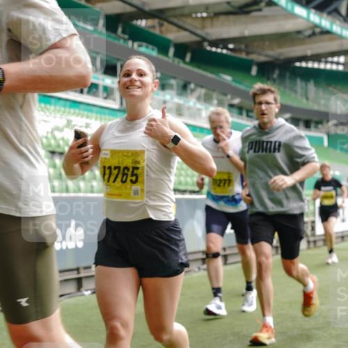 13.09.2026 - 21. swb-Marathon Bremen Michael Burmester http://msf.ph/oto/10452739 13.09.2026 10:31:49 Laufen im Stadion 10141, 10146, 10174, 10222, 10226, 10227, 10243, 10246, 10249, 10255, 10256, 10281, 10284, 10304, 10322, 10339, 10359, 10365, 10410, 10443, 10448, 10471, 10478, 10479, 10486, 10503, 10517, 10518, 10529, 10540, 10543, 10555, 10565, 10577, 10579, 10589, 10608, 10610, 10626, 10631, 10646, 10670, 10684, 10685, 10690, 10703, 10704, 10707, 10708, 10714, 10721, 10725, 10757, 10765, 10771, 10821, 10822, 10838, 10862, 10863, 10884, 10886, 11038, 11350, 11379 meine-sportfotos.de