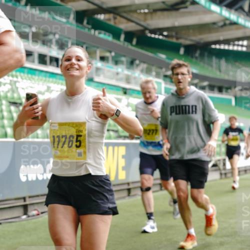 13.09.2026 - 21. swb-Marathon Bremen Michael Burmester http://msf.ph/oto/10452752 13.09.2026 10:31:49 Laufen im Stadion 10141, 10146, 10174, 10222, 10226, 10227, 10243, 10246, 10249, 10255, 10256, 10281, 10284, 10304, 10322, 10339, 10359, 10365, 10410, 10443, 10448, 10471, 10478, 10479, 10486, 10503, 10517, 10518, 10529, 10540, 10543, 10555, 10565, 10577, 10579, 10589, 10608, 10610, 10626, 10631, 10646, 10670, 10684, 10685, 10690, 10703, 10704, 10707, 10708, 10714, 10721, 10725, 10757, 10765, 10771, 10821, 10822, 10838, 10862, 10863, 10884, 10886, 11038, 11350, 11379 meine-sportfotos.de