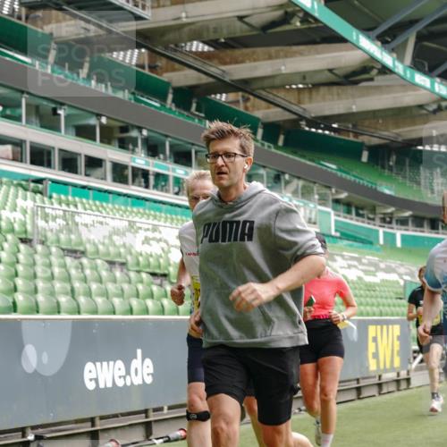 13.09.2026 - 21. swb-Marathon Bremen Michael Burmester http://msf.ph/oto/10452787 13.09.2026 10:31:50 Laufen im Stadion 10141, 10146, 10174, 10222, 10226, 10227, 10243, 10246, 10249, 10255, 10256, 10281, 10284, 10304, 10322, 10339, 10359, 10365, 10410, 10443, 10448, 10471, 10478, 10479, 10486, 10503, 10517, 10518, 10529, 10540, 10543, 10555, 10565, 10577, 10579, 10589, 10608, 10610, 10626, 10631, 10646, 10670, 10684, 10685, 10690, 10703, 10704, 10707, 10708, 10714, 10721, 10725, 10757, 10765, 10771, 10821, 10822, 10838, 10862, 10863, 10884, 10886, 11038, 11350, 11379 meine-sportfotos.de