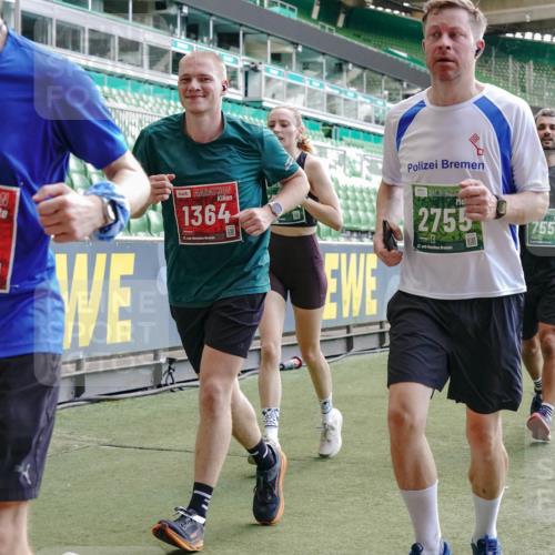 13.09.2026 - 21. swb-Marathon Bremen Michael Burmester http://msf.ph/oto/10452811 13.09.2026 13:10:09 Laufen im Stadion 164, 373, 383, 391, 448, 532, 549, 563, 581, 625, 813, 869, 898, 1025, 1072, 1150, 1180, 1398, 1738, 1855, 1867, 1880, 1894, 1967, 2202, 2208, 2232, 2243, 2268, 2284, 2333, 2339, 2342, 2413, 2429, 2432, 2441, 2471, 2525, 2530, 2553, 2573, 2594, 2654, 2682, 2692, 2714, 2717, 2784, 2785, 2819, 2823, 2920, 2931, 2932, 2941, 3026, 3032, 3063, 3086, 3089, 3122, 3174, 3207, 3208, 3291, 3316, 3327, 3333, 3370, 3398, 3409, 3410, 3437, 3470, 3707, 3769, 109 meine-sportfotos.de
