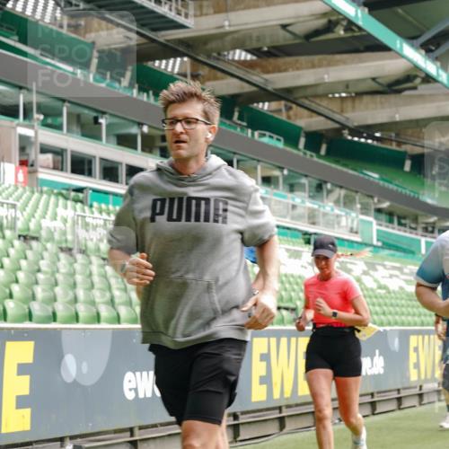 13.09.2026 - 21. swb-Marathon Bremen Michael Burmester http://msf.ph/oto/10452831 13.09.2026 10:31:50 Laufen im Stadion 10141, 10146, 10174, 10222, 10226, 10227, 10243, 10246, 10249, 10255, 10256, 10281, 10284, 10304, 10322, 10339, 10359, 10365, 10410, 10443, 10448, 10471, 10478, 10479, 10486, 10503, 10517, 10518, 10529, 10540, 10543, 10555, 10565, 10577, 10579, 10589, 10608, 10610, 10626, 10631, 10646, 10670, 10684, 10685, 10690, 10703, 10704, 10707, 10708, 10714, 10721, 10725, 10757, 10765, 10771, 10821, 10822, 10838, 10862, 10863, 10884, 10886, 11038, 11350, 11379 meine-sportfotos.de