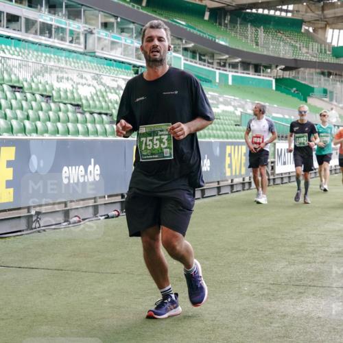 13.09.2026 - 21. swb-Marathon Bremen Michael Burmester http://msf.ph/oto/10452858 13.09.2026 13:10:10 Laufen im Stadion 164, 373, 383, 391, 448, 532, 549, 563, 581, 625, 813, 869, 898, 1025, 1072, 1150, 1180, 1398, 1738, 1855, 1867, 1880, 1894, 1967, 2202, 2208, 2232, 2243, 2268, 2284, 2333, 2339, 2342, 2413, 2429, 2432, 2441, 2471, 2525, 2530, 2553, 2573, 2594, 2654, 2682, 2692, 2714, 2717, 2784, 2785, 2819, 2823, 2920, 2931, 2932, 2941, 3026, 3032, 3063, 3086, 3089, 3122, 3174, 3207, 3208, 3291, 3316, 3327, 3333, 3370, 3398, 3409, 3410, 3437, 3470, 3707, 3769, 109 meine-sportfotos.de