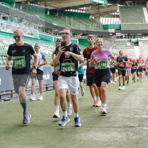 13.09.2026 - 21. swb-Marathon Bremen Michael Burmester http://msf.ph/oto/10452927 13.09.2026 13:10:13 Laufen im Stadion 164, 373, 383, 391, 448, 532, 549, 563, 581, 625, 813, 869, 898, 984, 1072, 1150, 1180, 1398, 1738, 1855, 1867, 1880, 1894, 1967, 2202, 2208, 2232, 2243, 2268, 2284, 2333, 2339, 2342, 2413, 2429, 2432, 2441, 2471, 2525, 2530, 2531, 2553, 2573, 2594, 2654, 2682, 2692, 2714, 2717, 2784, 2785, 2819, 2920, 2931, 2932, 2941, 3026, 3032, 3063, 3086, 3089, 3122, 3174, 3207, 3208, 3291, 3316, 3327, 3333, 3370, 3398, 3409, 3410, 3437, 3470, 3707, 3769, 109 meine-sportfotos.de