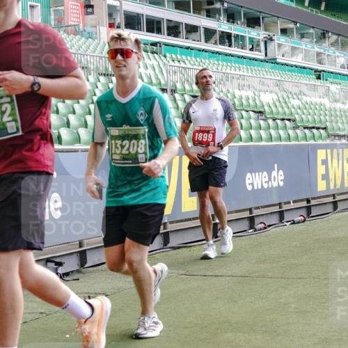 13.09.2026 - 21. swb-Marathon Bremen Michael Burmester http://msf.ph/oto/10453132 13.09.2026 13:10:17 Laufen im Stadion 164, 373, 383, 391, 448, 532, 549, 563, 581, 625, 813, 869, 898, 984, 1072, 1150, 1180, 1398, 1738, 1855, 1867, 1880, 1894, 1967, 2202, 2208, 2232, 2243, 2268, 2284, 2330, 2333, 2339, 2342, 2413, 2429, 2432, 2441, 2443, 2471, 2525, 2530, 2531, 2553, 2573, 2589, 2594, 2654, 2682, 2692, 2714, 2717, 2784, 2785, 2819, 2836, 2920, 2931, 2932, 2941, 3026, 3032, 3063, 3086, 3089, 3122, 3174, 3207, 3208, 3291, 3316, 3327, 3333, 3370, 3398, 3409, 3410, 3437, 3470, 3549, 3707, 3769, 109 meine-sportfotos.de